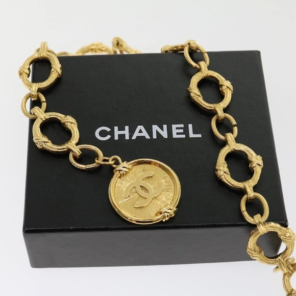 Chanel Gold Medallion Chain Statement Belt - Picture 6 of 7